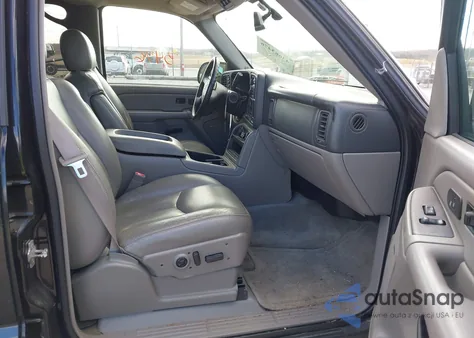 2004 Chevrolet Suburban 1500 Z71 from USA, damaged, VIN 3GNFK16Z54G221599